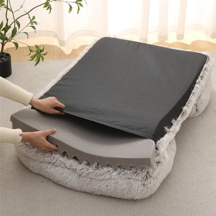 Winter Warmth: Washable Plush Comfort Bed for Large to Medium Dogs and Cats
